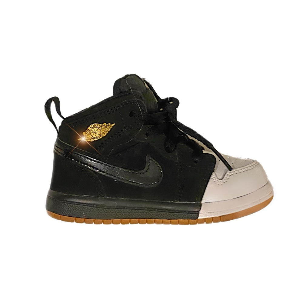 KIDS NIKE JORDAN 1 (SIZE 7C)